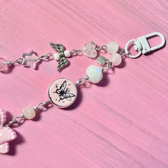 bow and bunny butterfly beaded keychain 🐇 🎀 - Picture 3 of 3